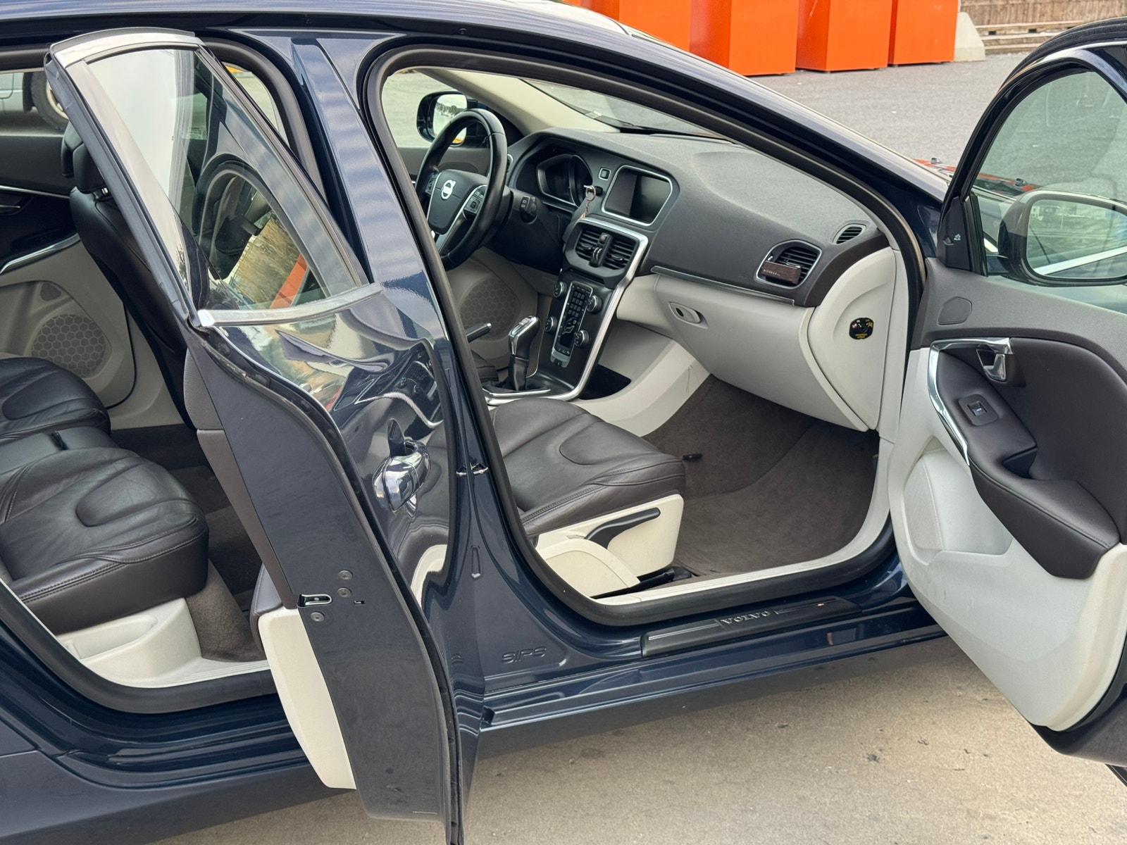 Volvo V40 D2 Manual, 6-trins, 115ps, 2013