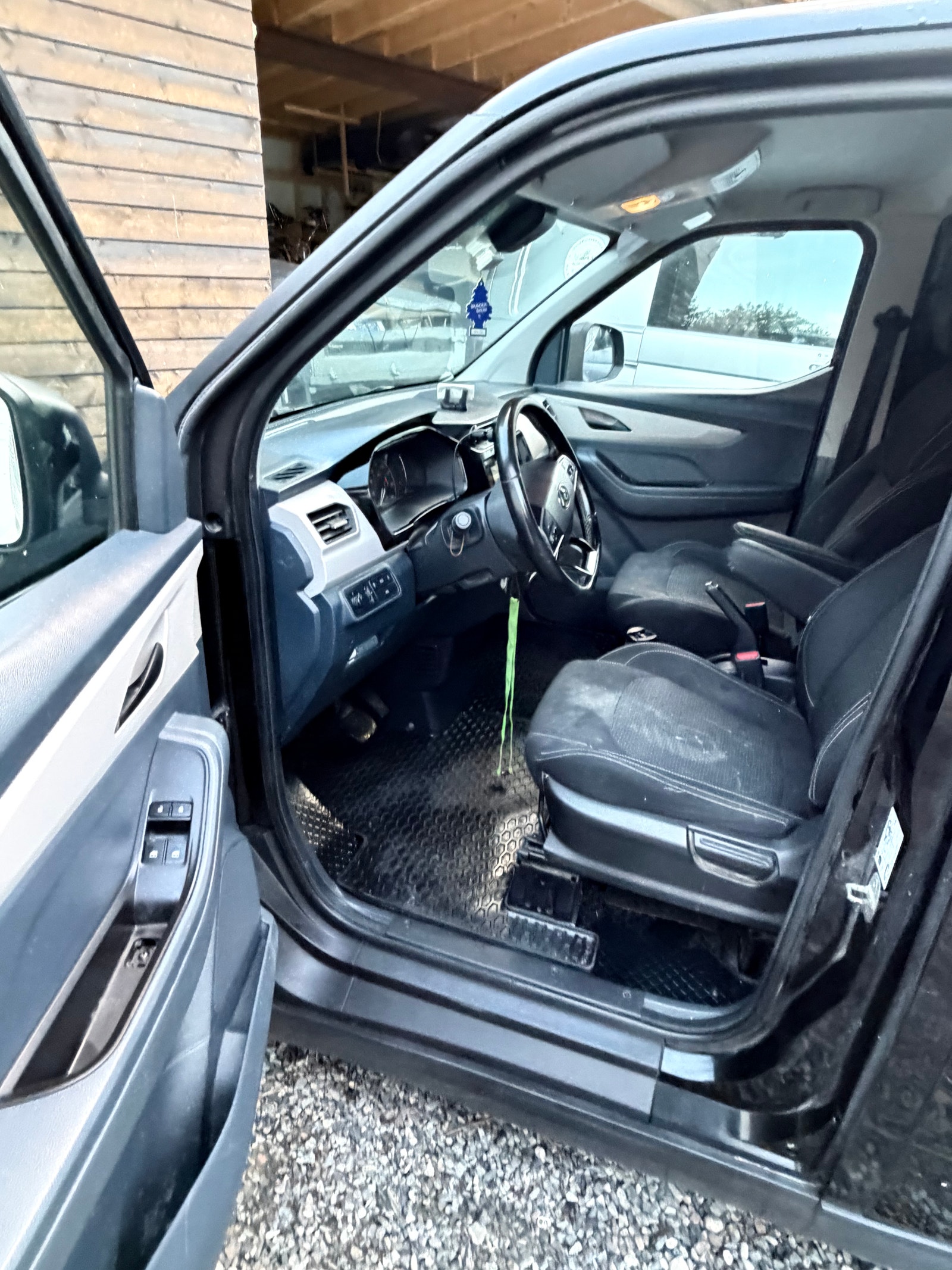 Maxus e-Deliver 3 52.5 kWh, 122ps, 2020