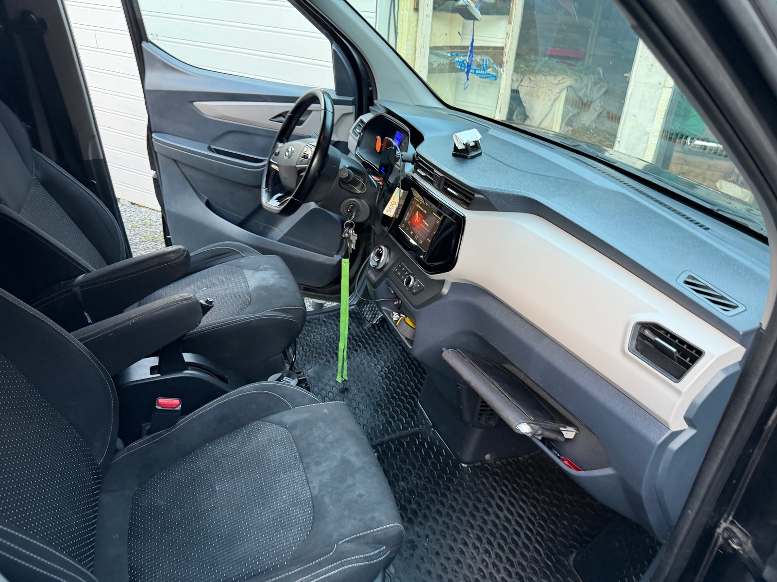 Maxus e-Deliver 3 52.5 kWh, 122ps, 2020