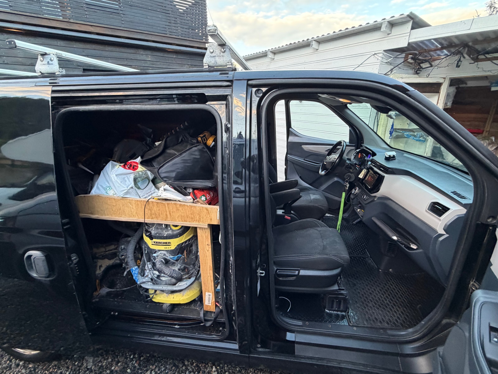 Maxus e-Deliver 3 52.5 kWh, 122ps, 2020