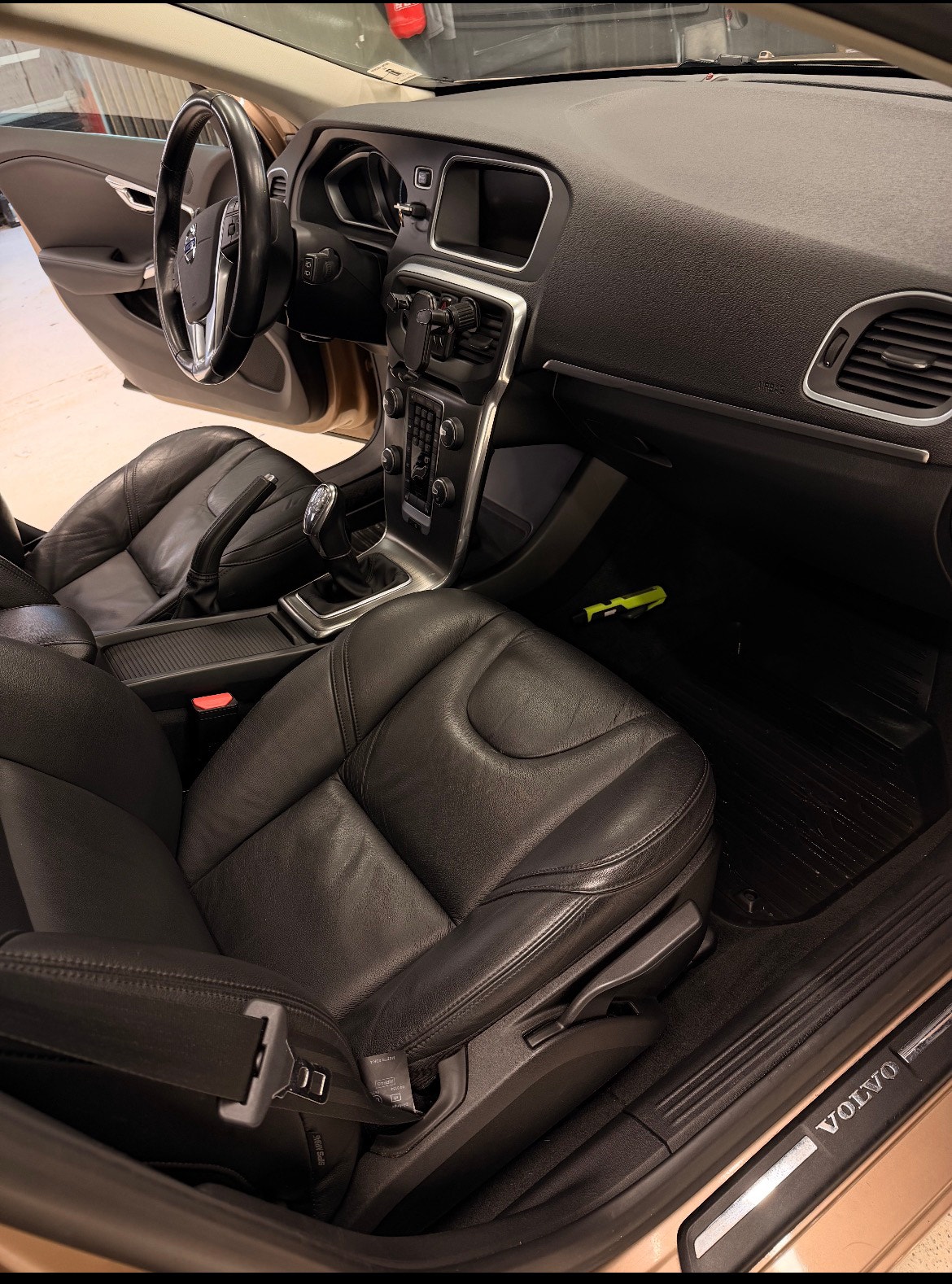 Volvo V40 D2 Manual, 6-trins, 115ps, 2013