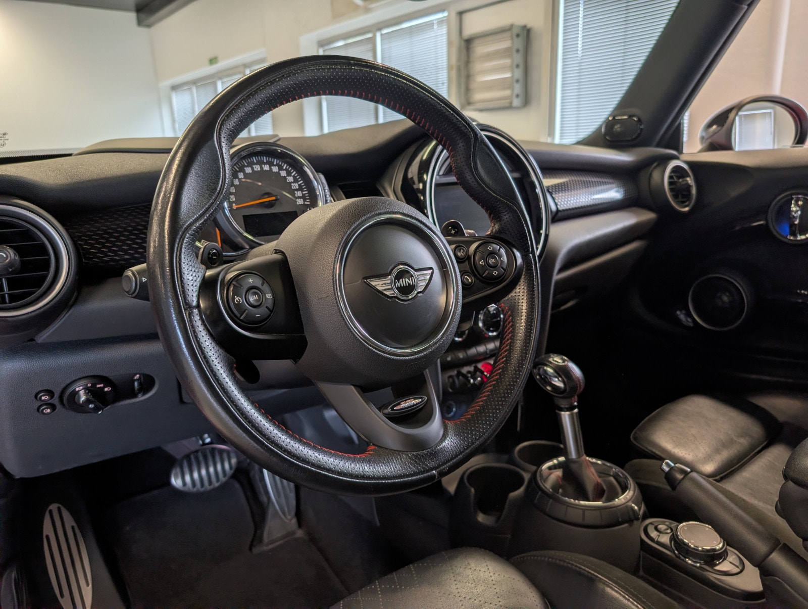 MINI Cooper S 3-door Automatic, 6-trins, 192ps, 2015