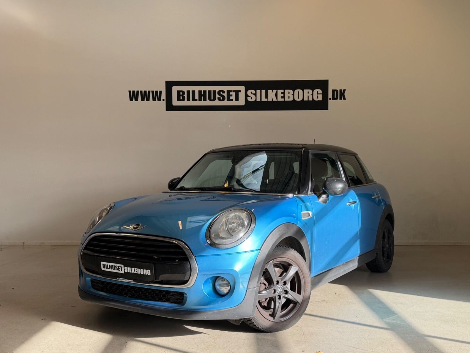 MINI Cooper 5-door Automatic, 136hp, 2015