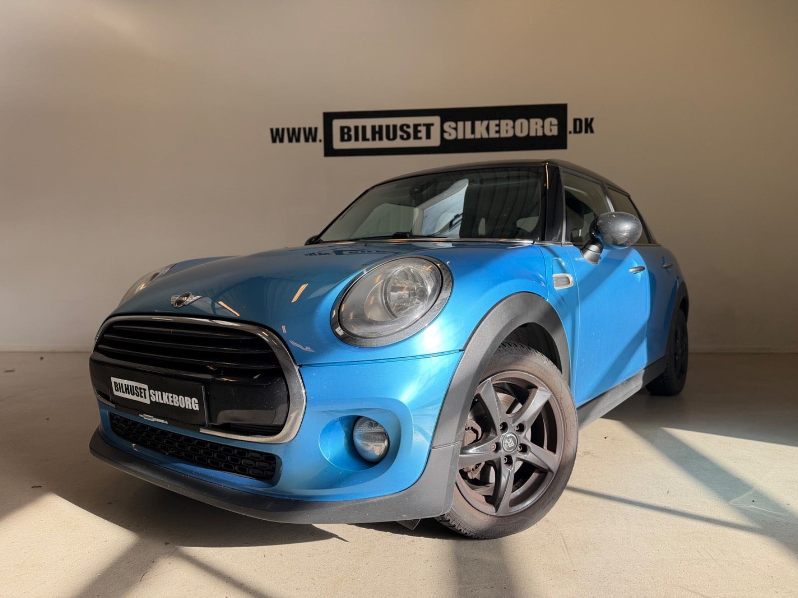 MINI Cooper 5-door Automatic, 136hp, 2015