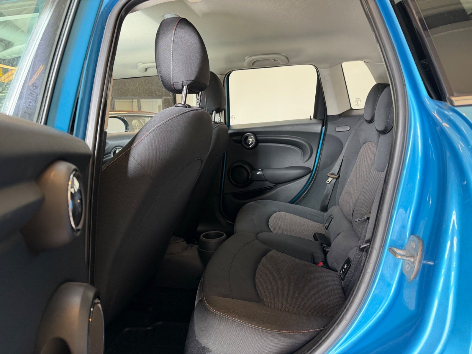 MINI Cooper 5-door Automatic, 136hp, 2015