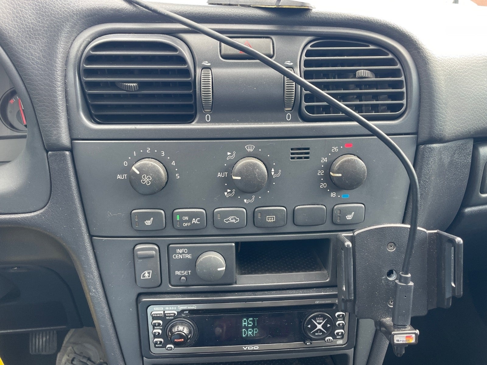 Volvo S40 1.6 Manual, 109hp, 2003