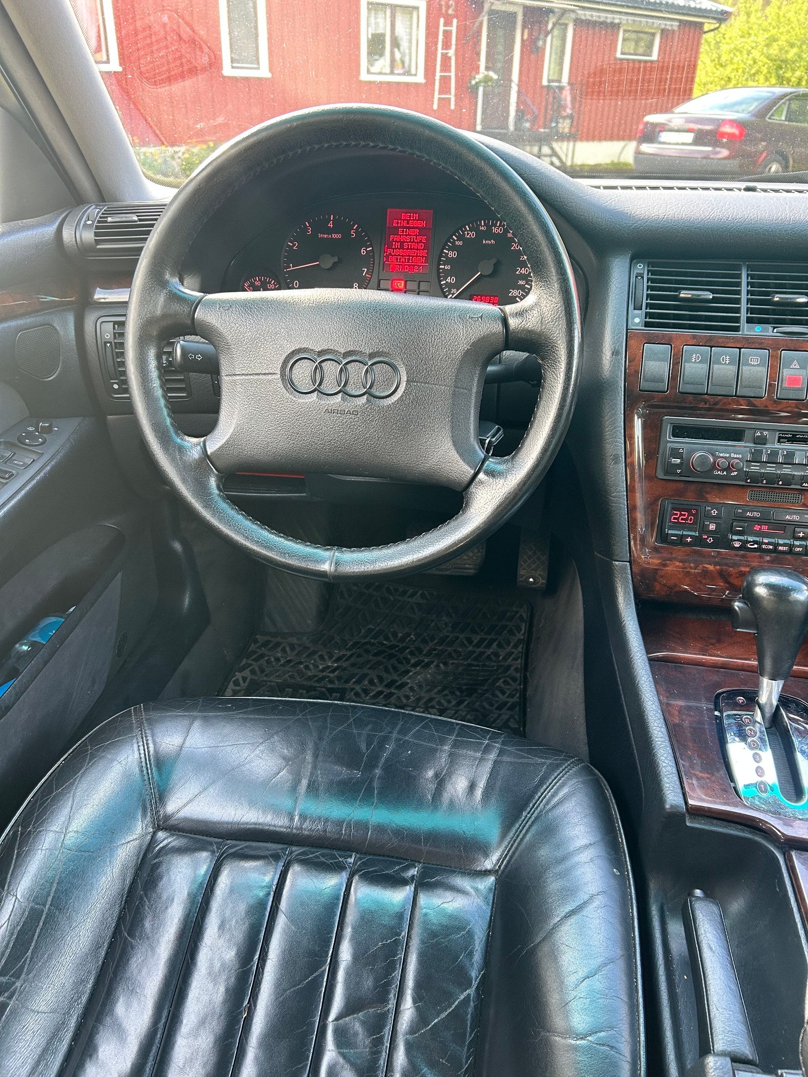 Audi A8 2.8 V6 quattro Automatic, 4-trins, 174ps, 1995