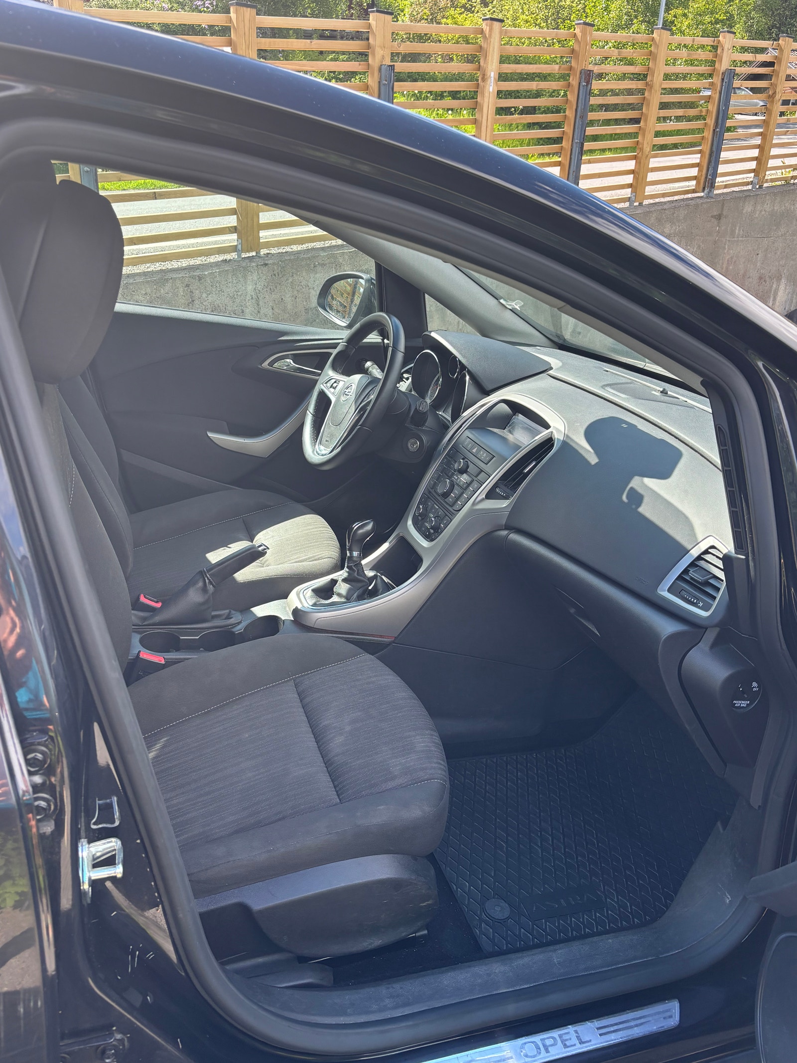 Opel Astra 1.6  Manual, 5-trins, 115ps, 2010