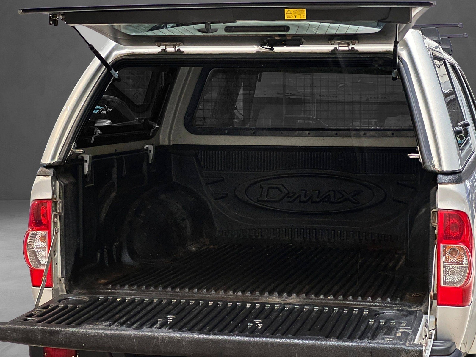 Isuzu D-Max Single Cab 3.0 4WD Automatic, 163hp, 2011