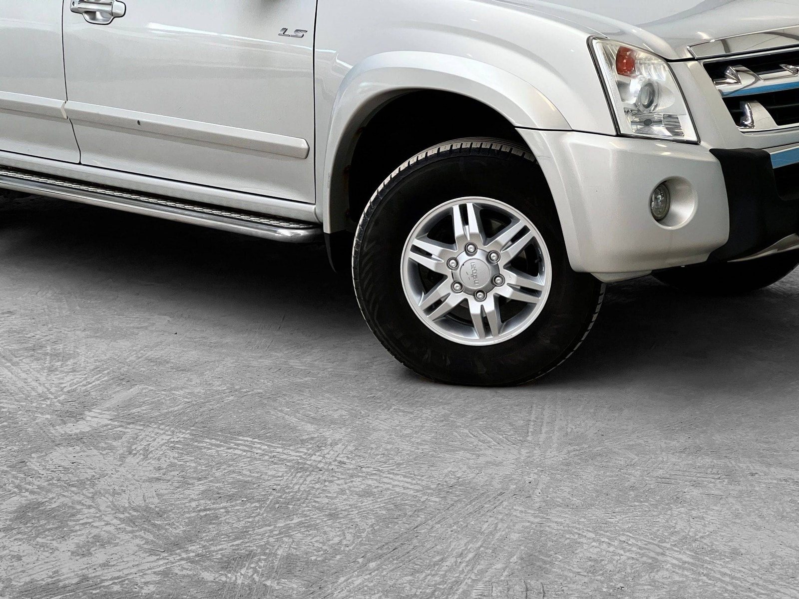 Isuzu D-Max Single Cab 3.0 4WD Automatic, 163hp, 2011