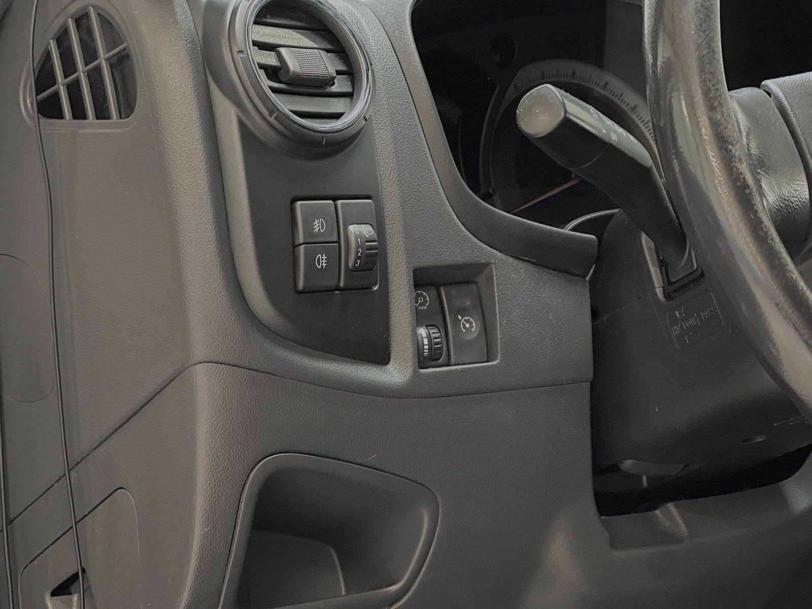 Isuzu D-Max Single Cab 3.0 4WD Automatic, 163hp, 2011