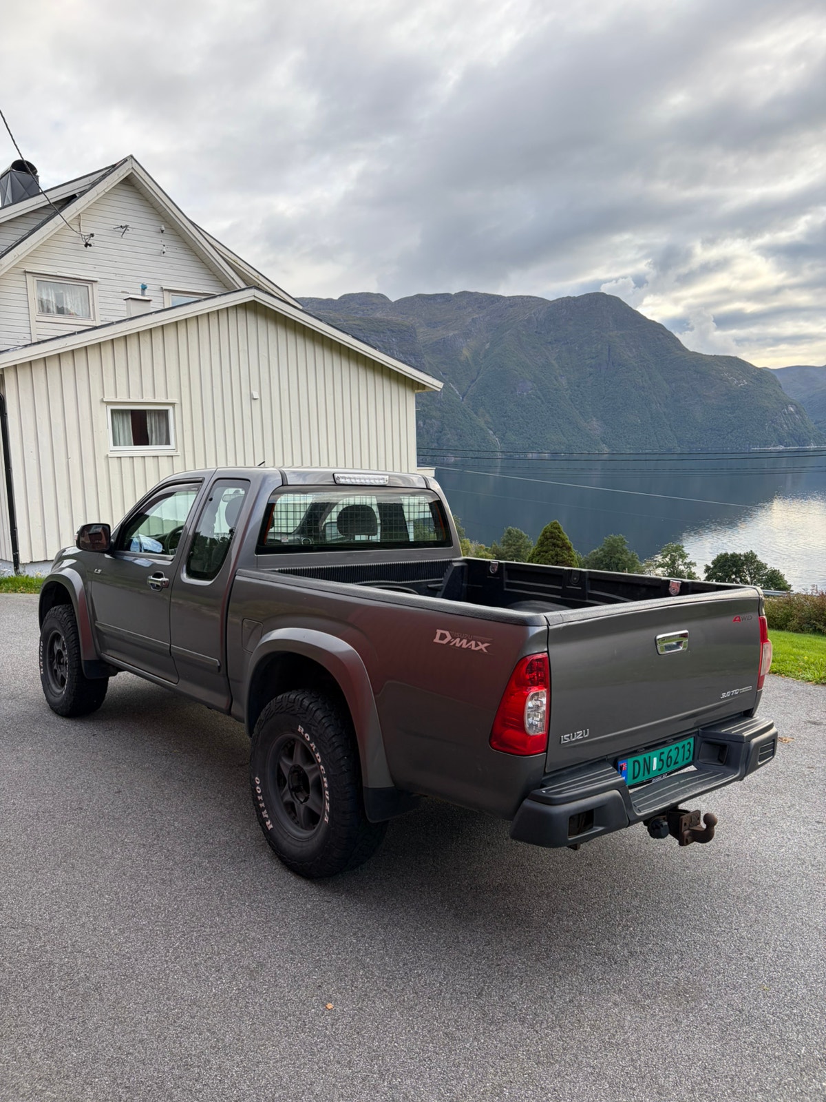 Isuzu D-Max Single Cab 3.0 4WD Automatic, 163hp, 2011