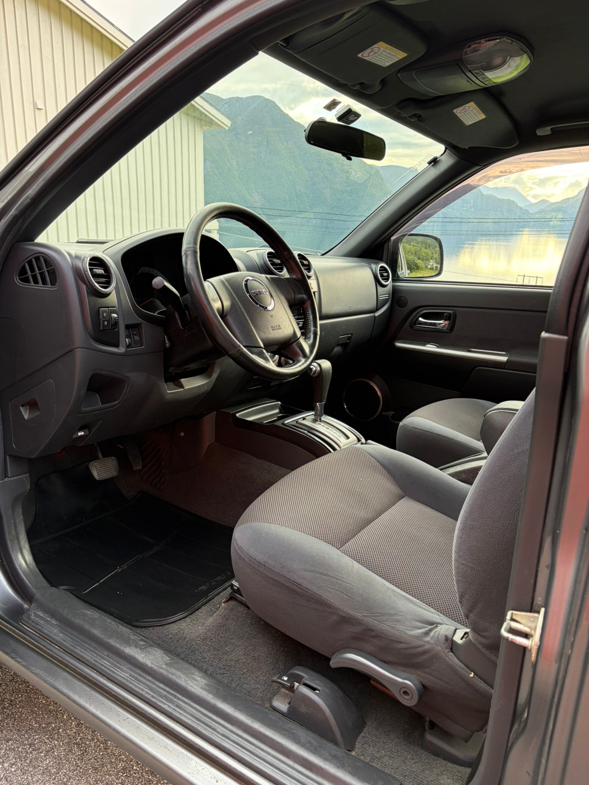 Isuzu D-Max Single Cab 3.0 4WD Automatic, 163hp, 2011