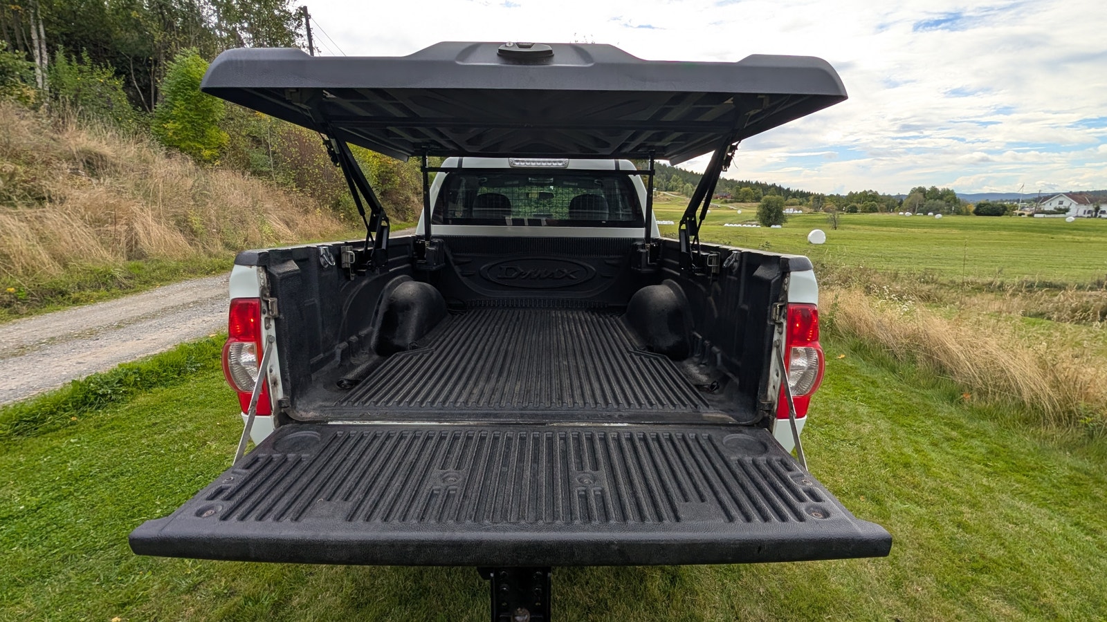 Isuzu D-Max Single Cab 3.0 4WD Automatic, 163hp, 2011