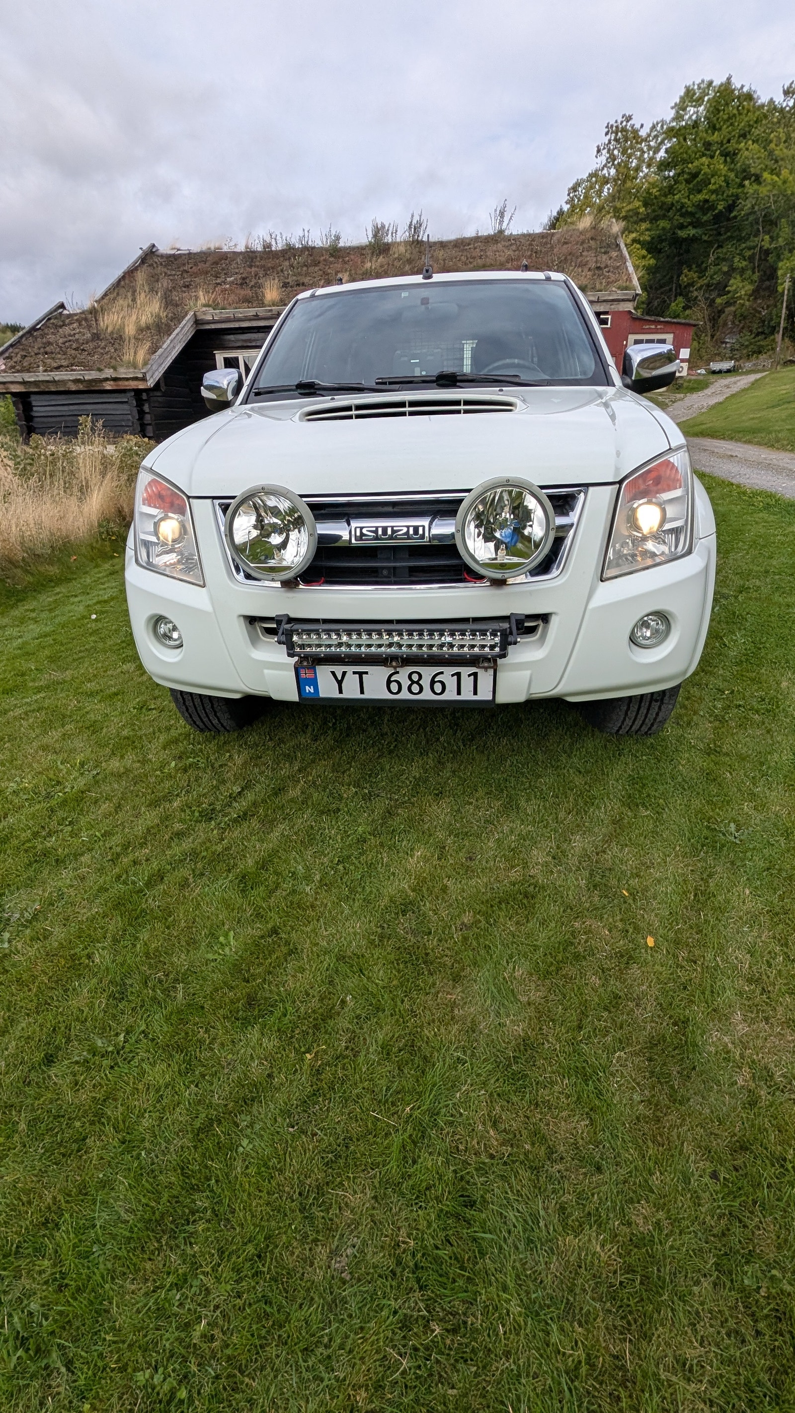 Isuzu D-Max Single Cab 3.0 4WD Automatic, 163hp, 2011