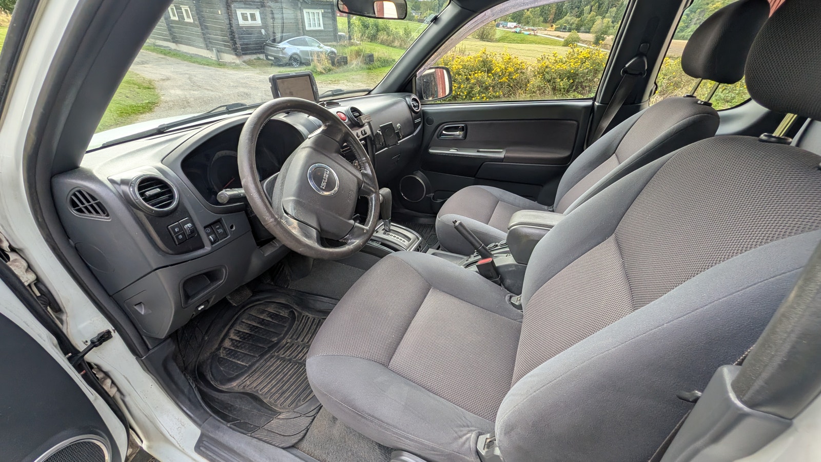 Isuzu D-Max Single Cab 3.0 4WD Automatic, 163hp, 2011