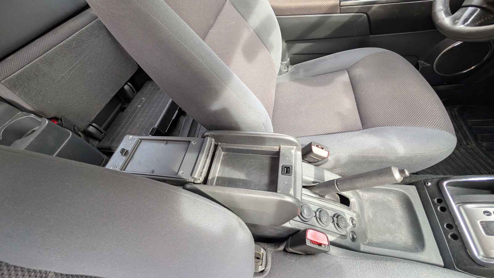Isuzu D-Max Single Cab 3.0 4WD Automatic, 163hp, 2011