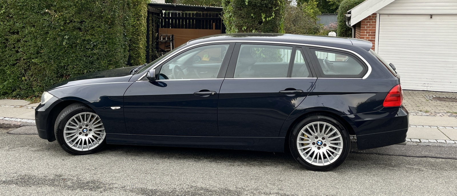 BMW 325d Touring Manual, 6-trins, 197ps, 2008