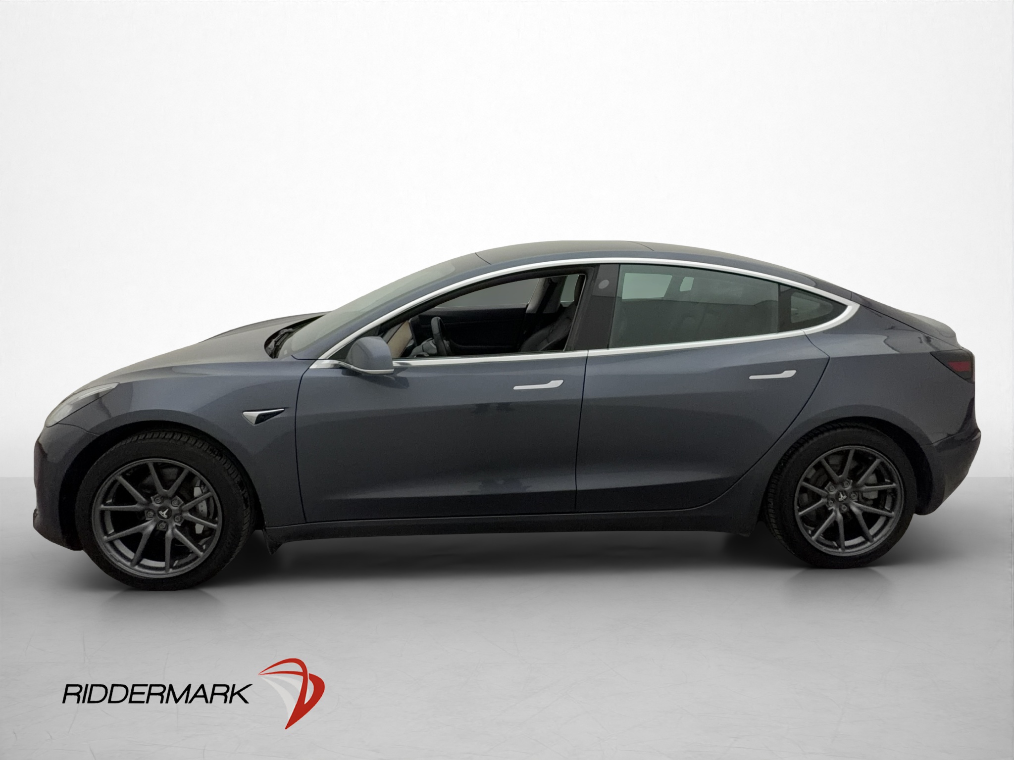 Tesla Model 3 Standard Range Plus, 325hp, 2020
