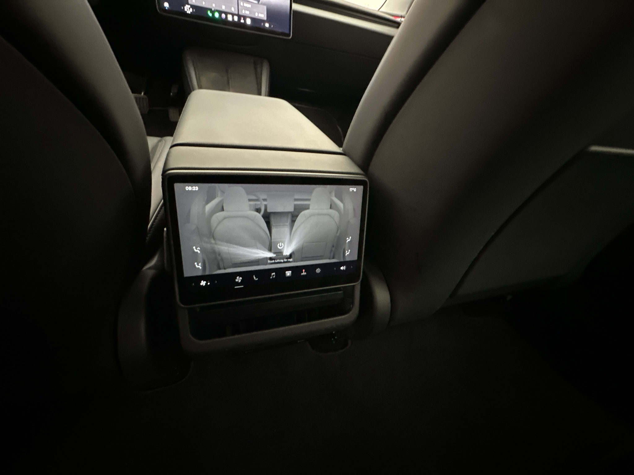 Tesla Model 3 Long Range AWD, 498ps, 2024