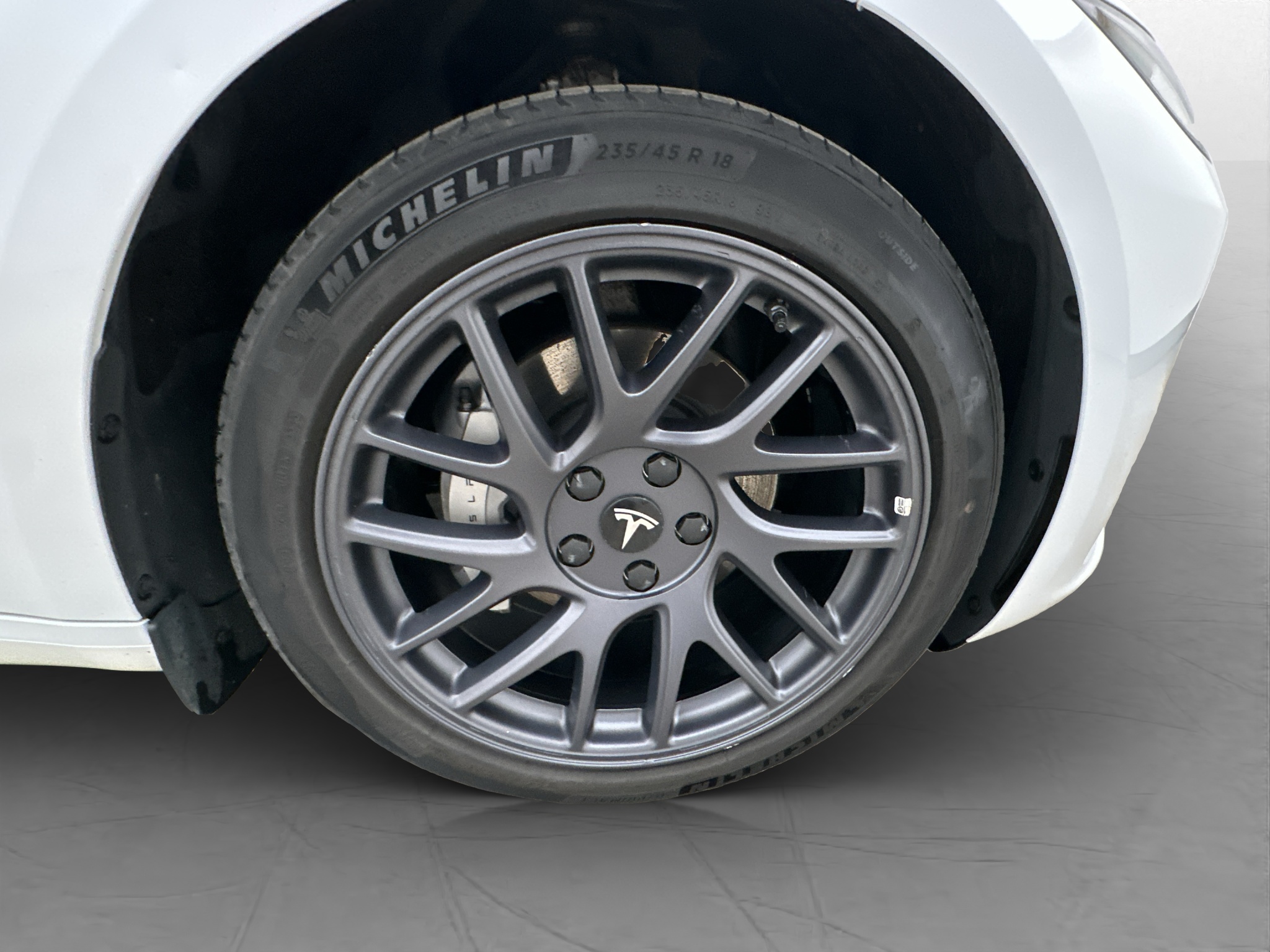 Tesla Model 3 Long Range AWD, 498ps, 2024