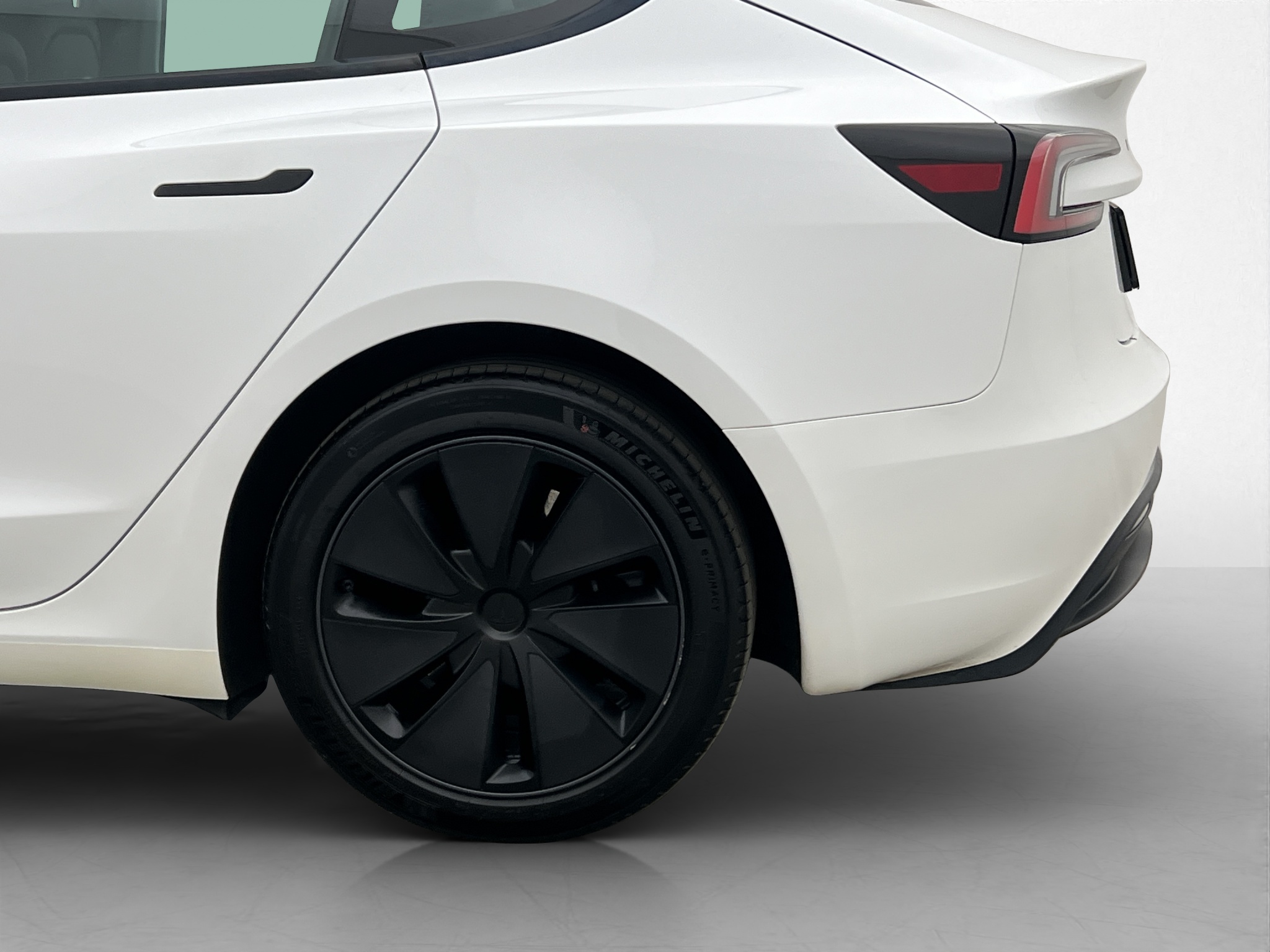 Tesla Model 3 Standard Range, 283hk, 2024