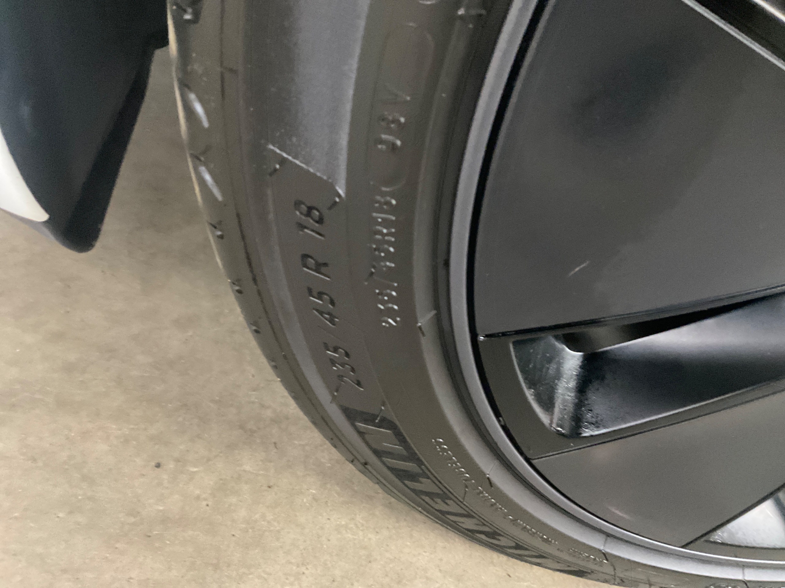 Tesla Model 3 Standard Range, 283hk, 2024