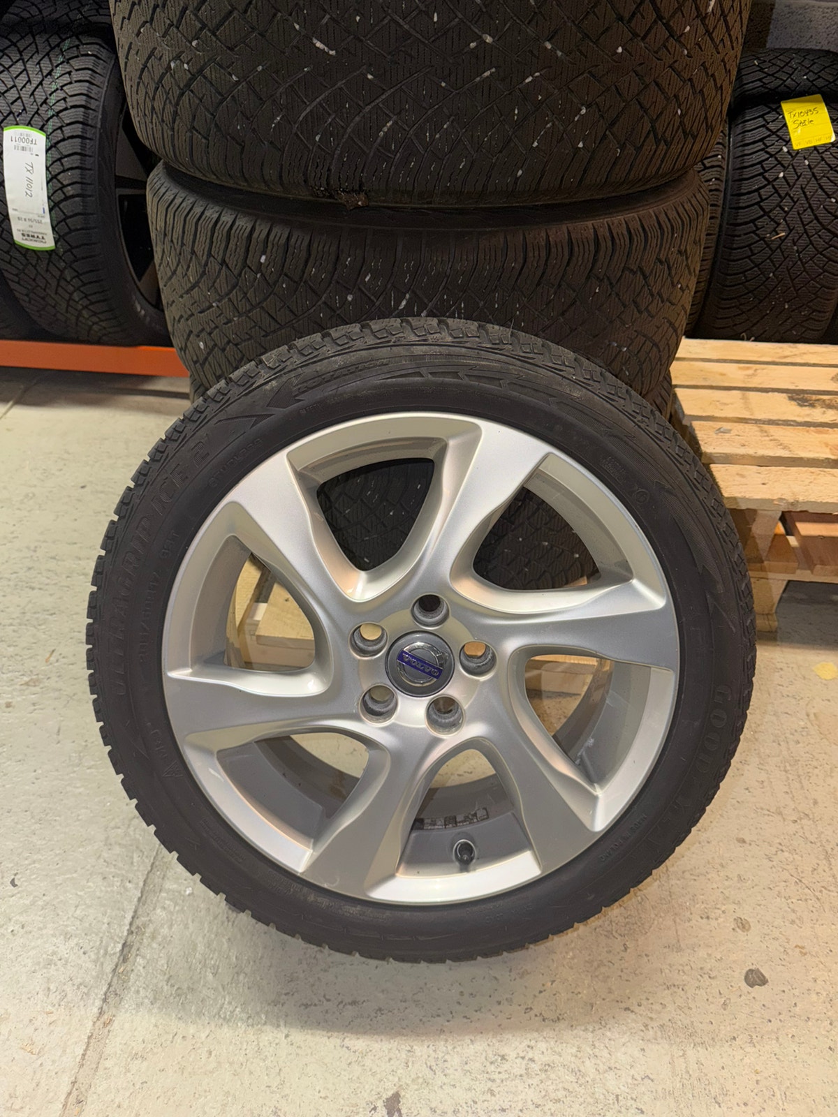 Volvo V40 D2 Manual, 6-trins, 115ps, 2013