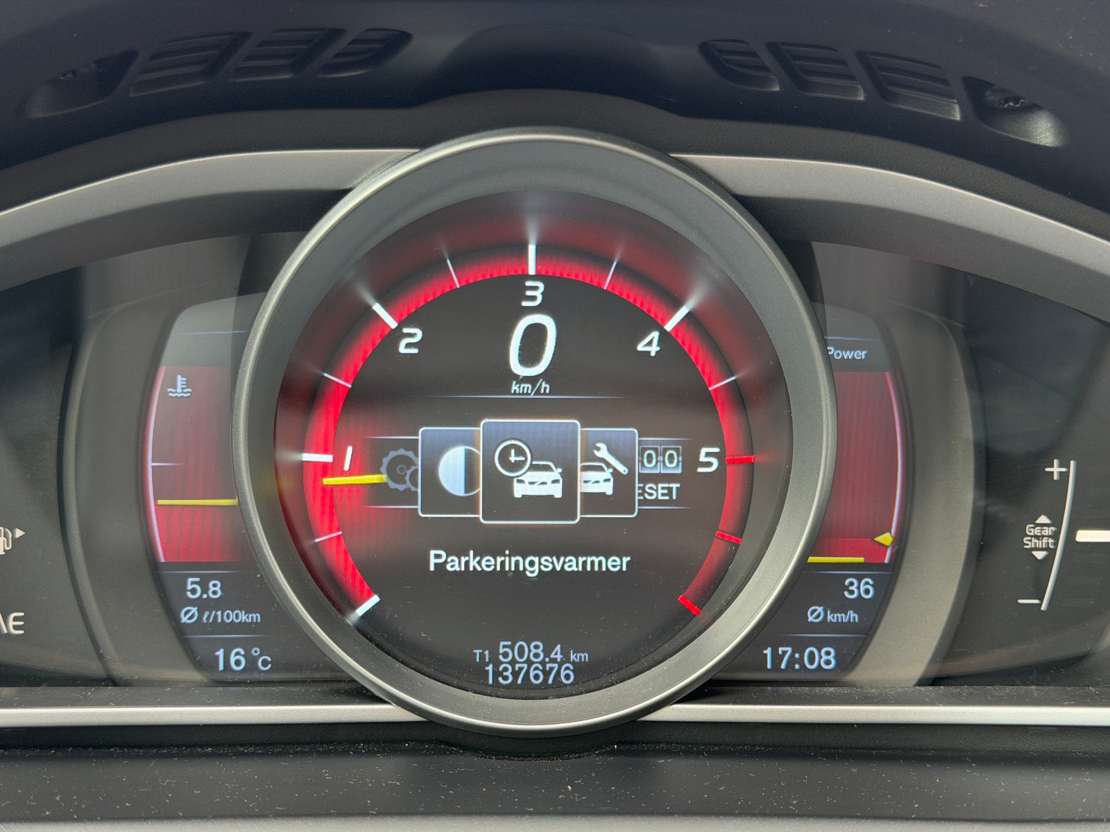 Volvo V40 D2 Manual, 6-trins, 115ps, 2013