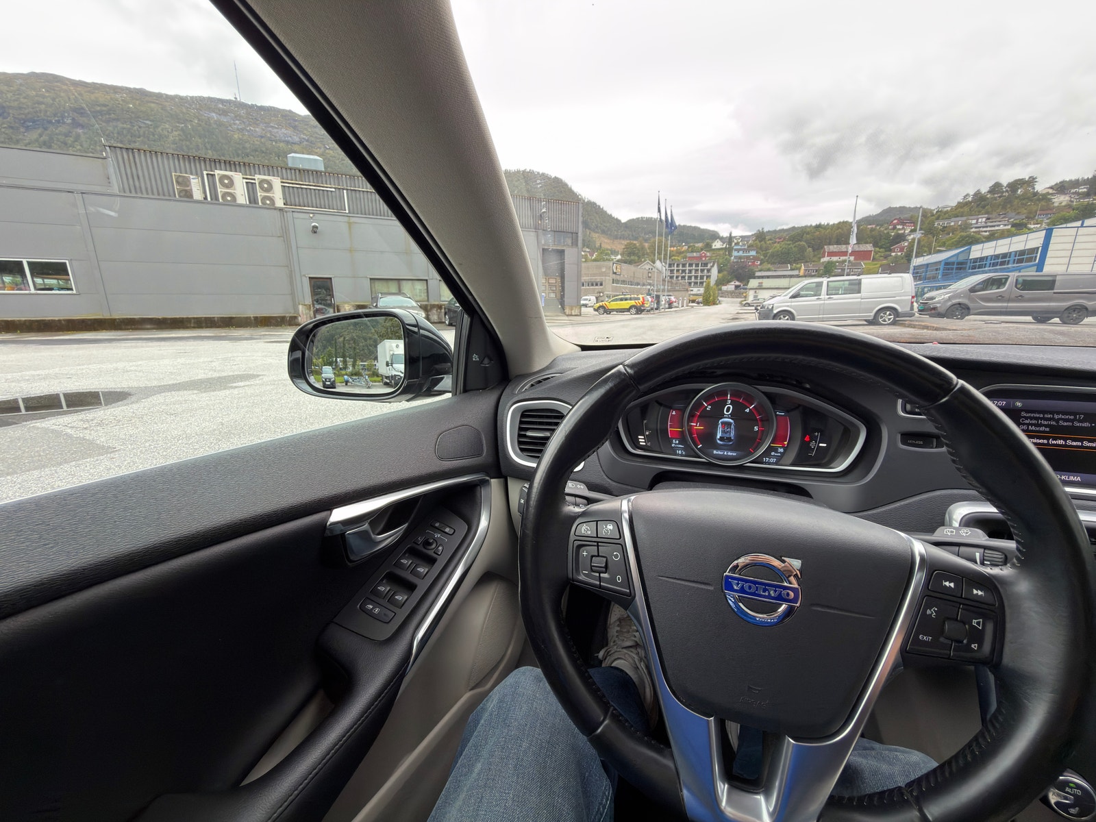Volvo V40 D2 Manual, 6-trins, 115ps, 2013