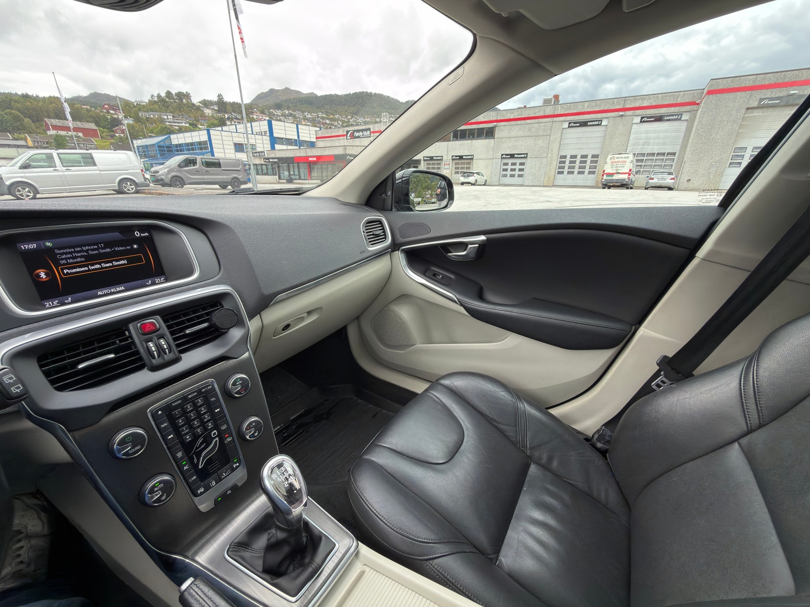 Volvo V40 D2 Manual, 6-trins, 115ps, 2013