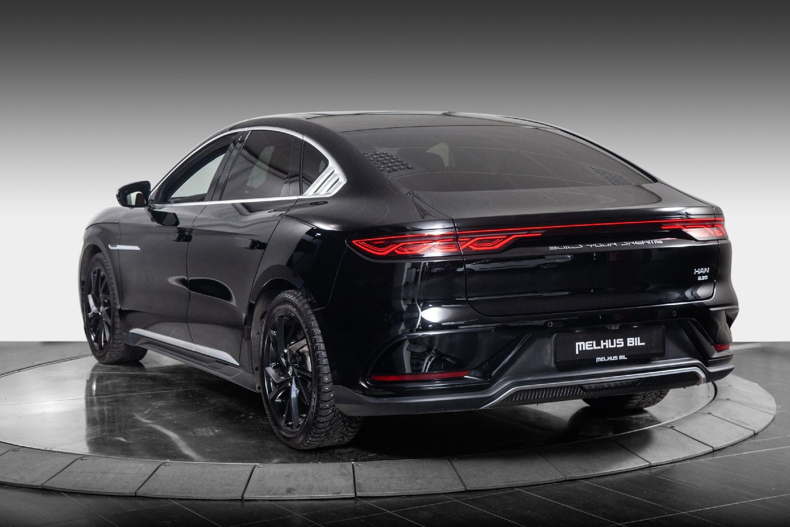 BYD Han EV AWD, 517hp, 2022