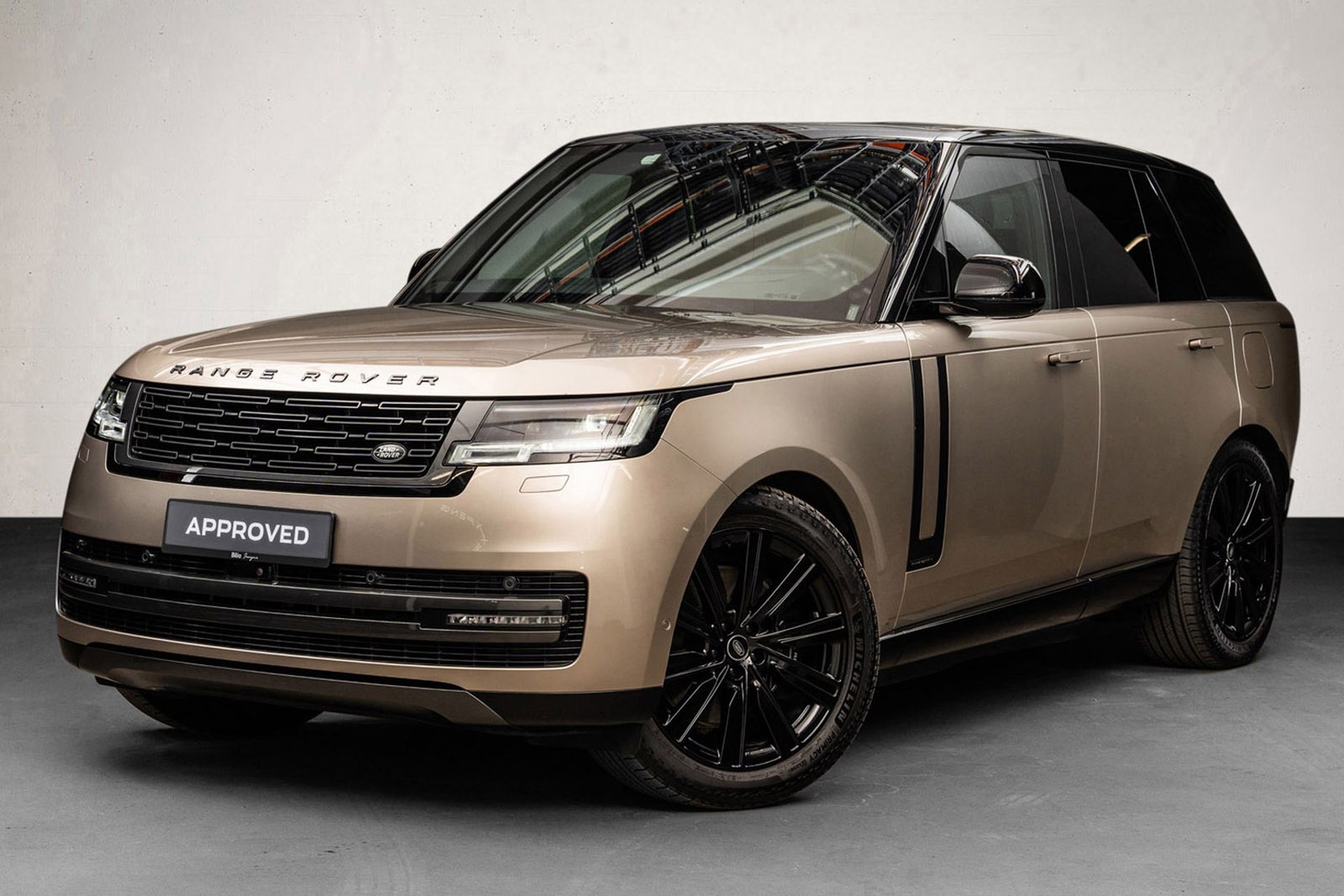 Land Rover Range Rover P550e Automatic, 550hp, 2025