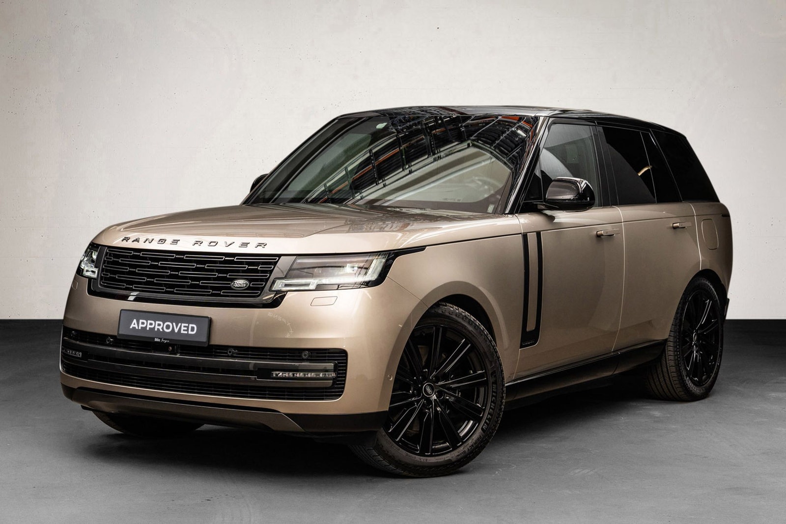 Land Rover Range Rover P550e Automatic, 550hp, 2025