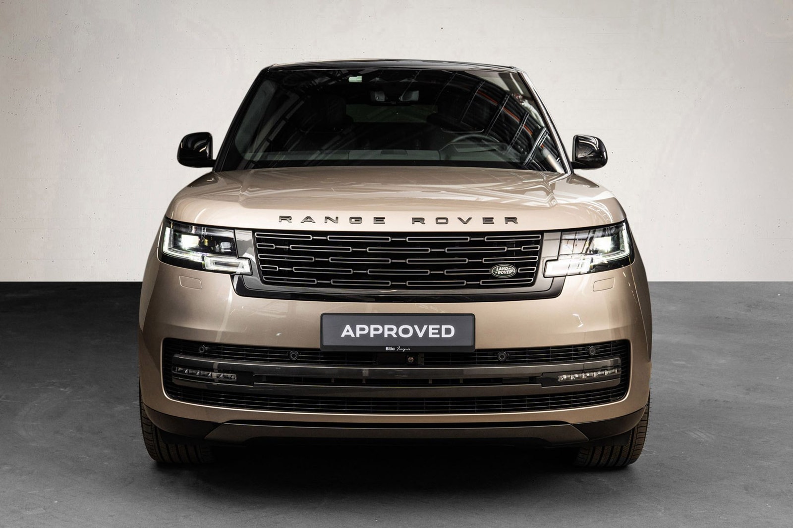 Land Rover Range Rover P550e Automatic, 550hp, 2025