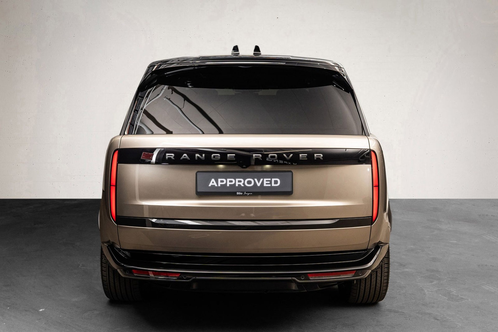Land Rover Range Rover P550e Automatic, 550hp, 2025