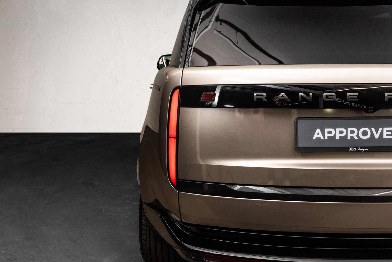 Land Rover Range Rover P550e Automatic, 550hp, 2025