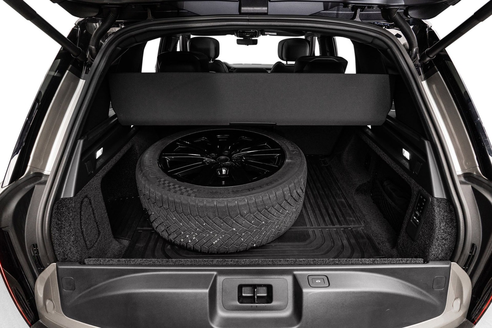 Land Rover Range Rover P550e Automatic, 550hp, 2025