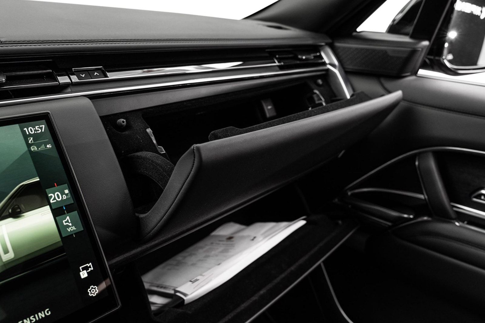 Land Rover Range Rover P550e Automatic, 550hp, 2025