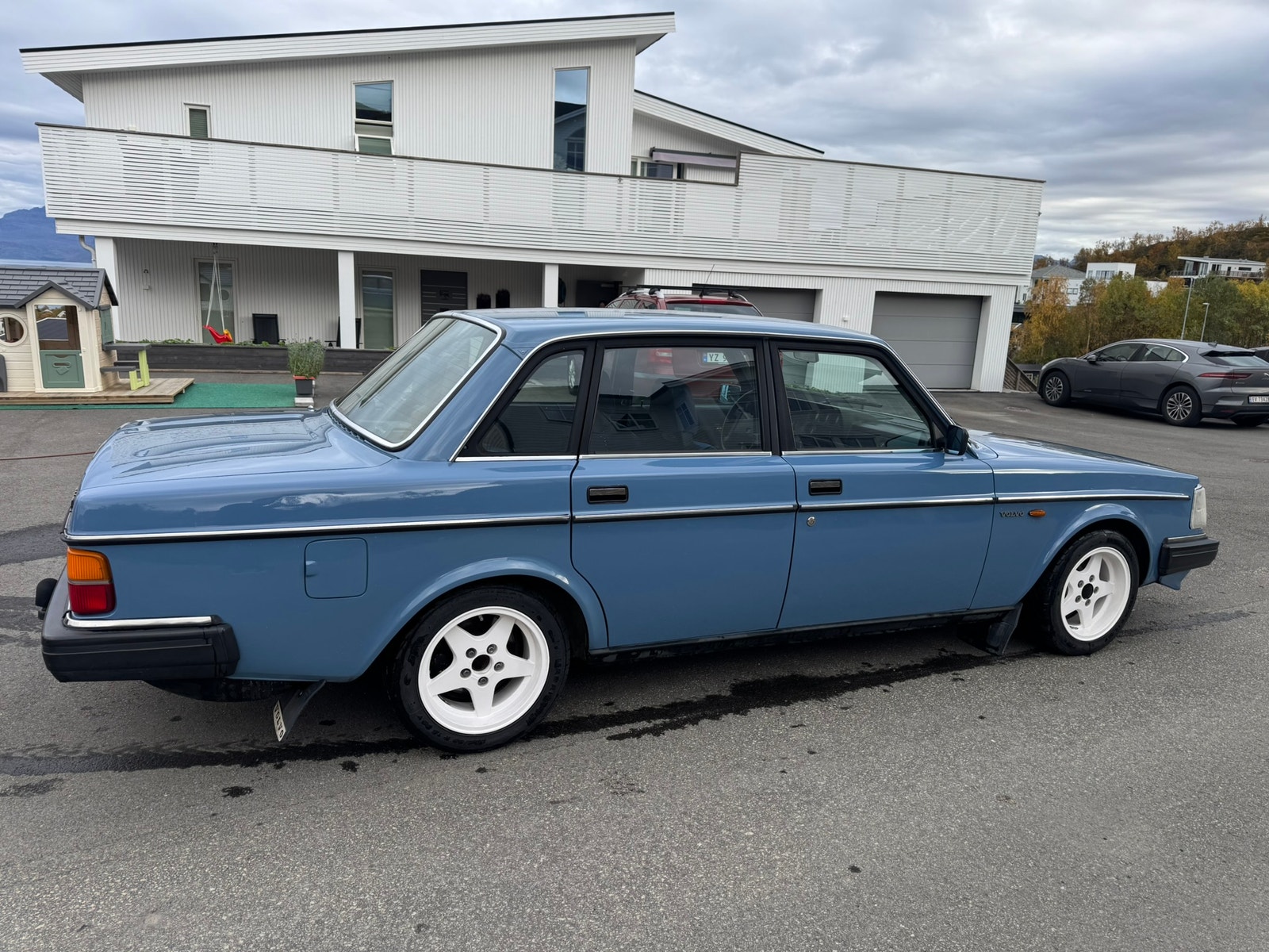 Volvo 244 2.1 Manual, 4-trins, 106ps, 1981