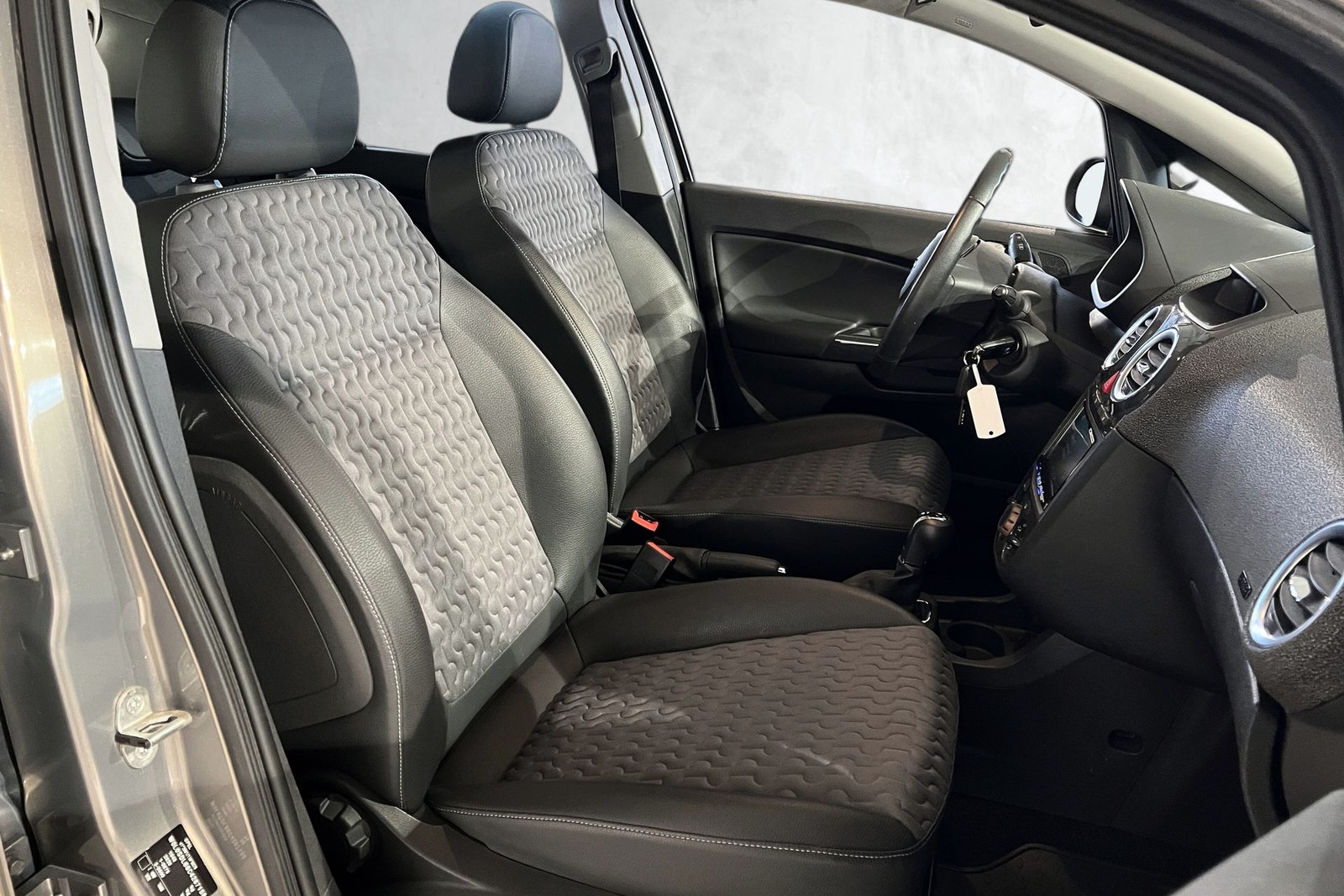 Opel Corsa 5-door 1.4 Automatic, 100hp, 2012