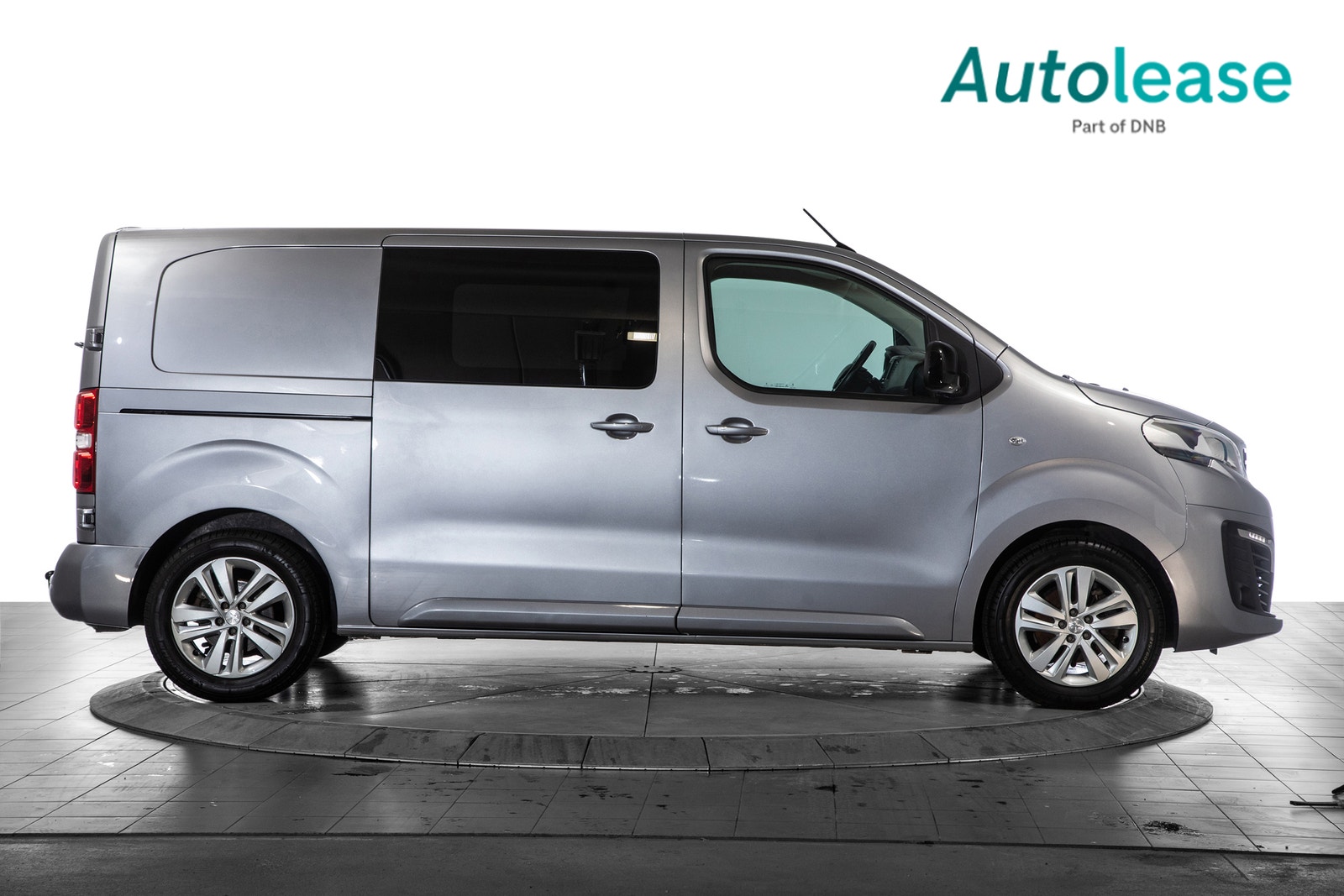 Peugeot e-Expert 75, 136ps, 2023