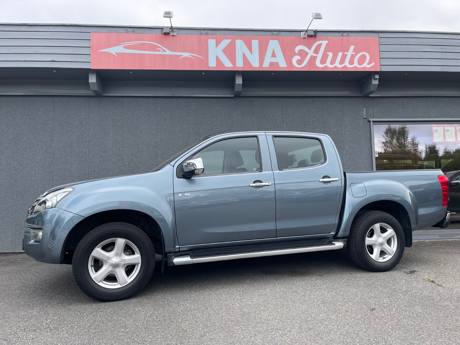 Isuzu D-Max Crew Cab 2.5 4WD Automatic, 5-trins, 163ps, 2013