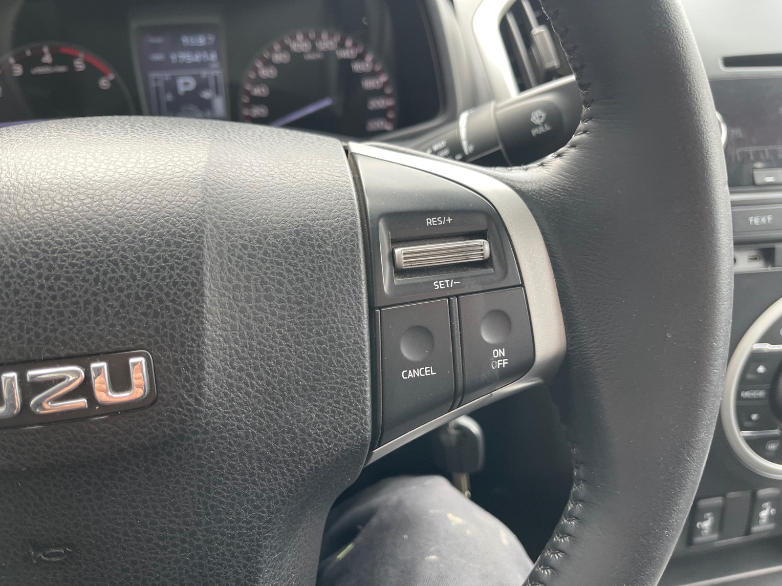Isuzu D-Max Crew Cab 2.5 4WD Automatic, 5-trins, 163ps, 2013