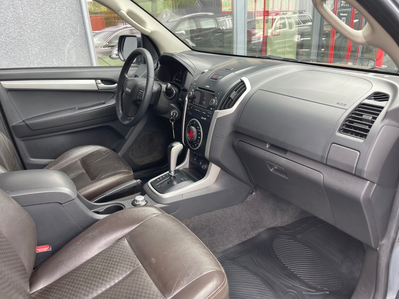 Isuzu D-Max Crew Cab 2.5 4WD Automatic, 5-trins, 163ps, 2013