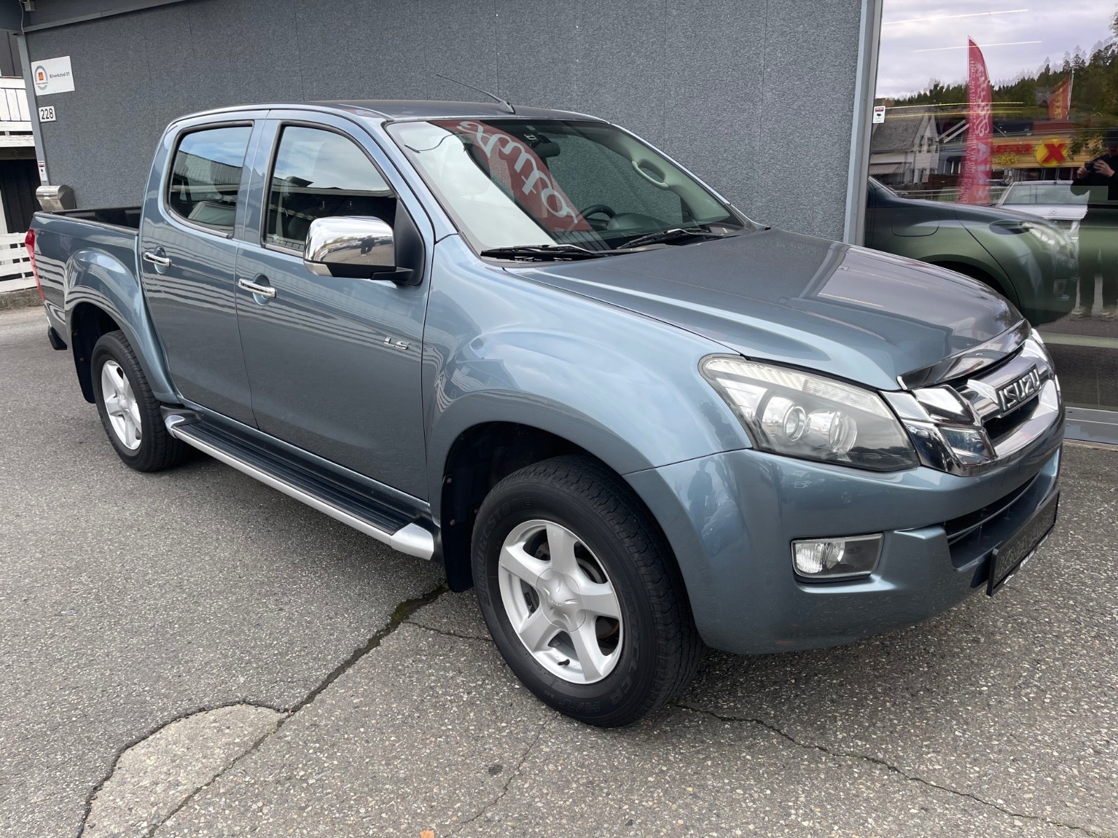 Isuzu D-Max Crew Cab 2.5 4WD Automatic, 5-trins, 163ps, 2013