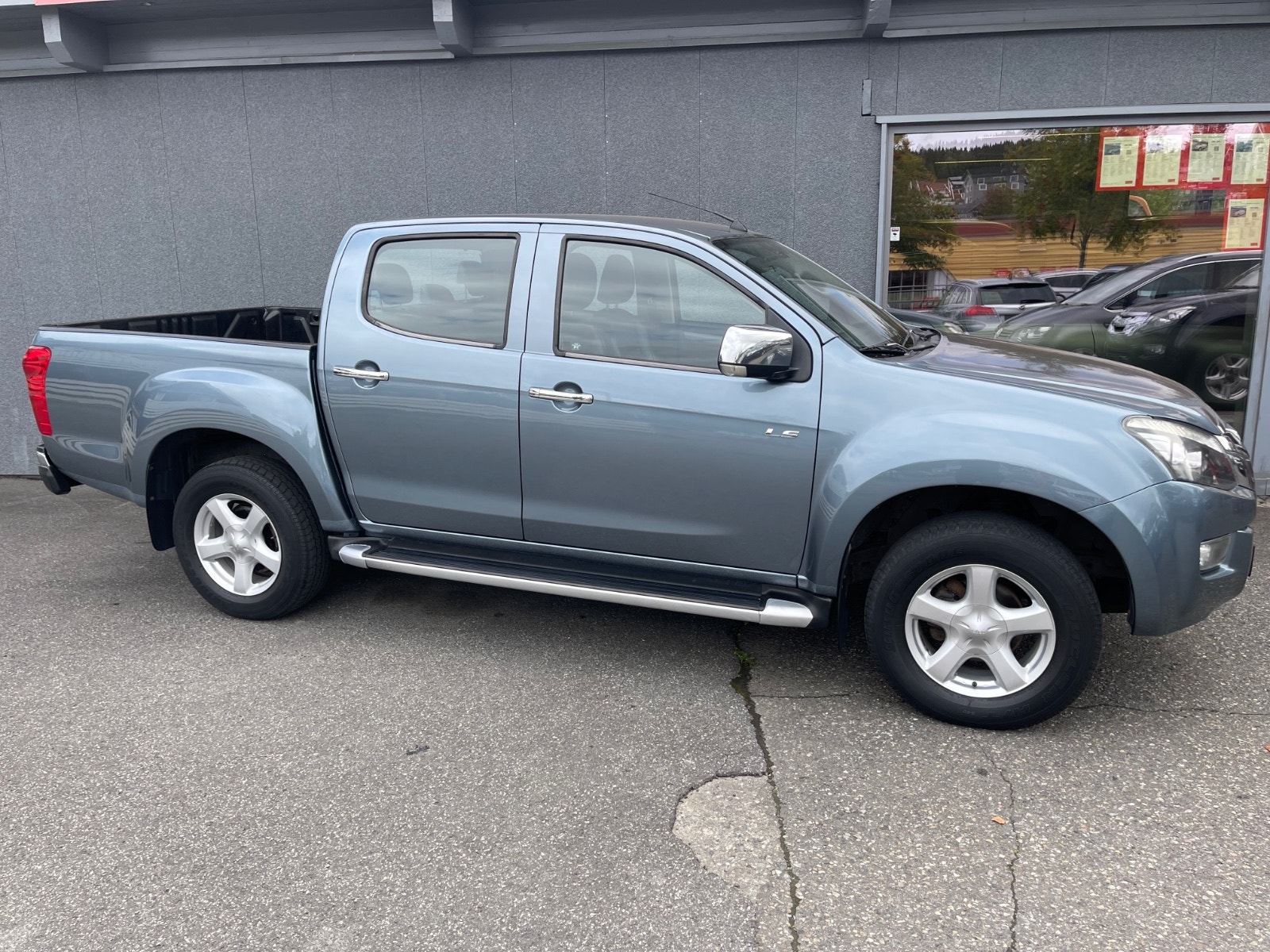 Isuzu D-Max Crew Cab 2.5 4WD Automatic, 5-trins, 163ps, 2013