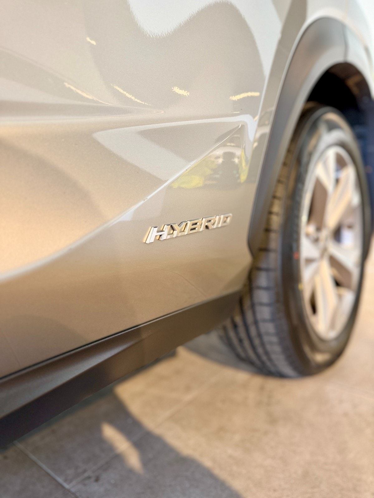 Lexus NX 300h AWD 2.5 AWD E-CVT, 197ps, 2015