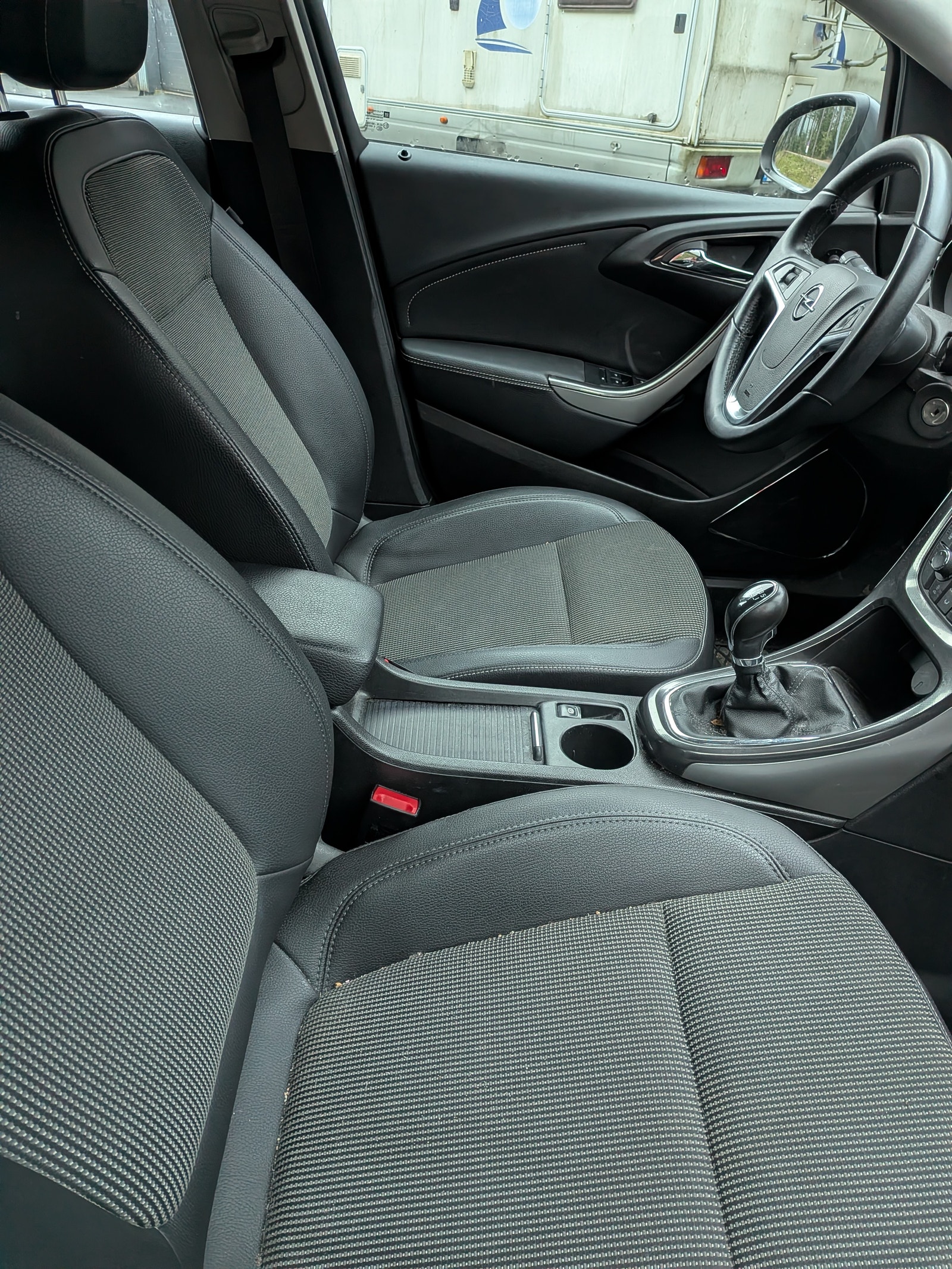 Opel Astra 1.6  Manual, 5-trins, 115ps, 2010