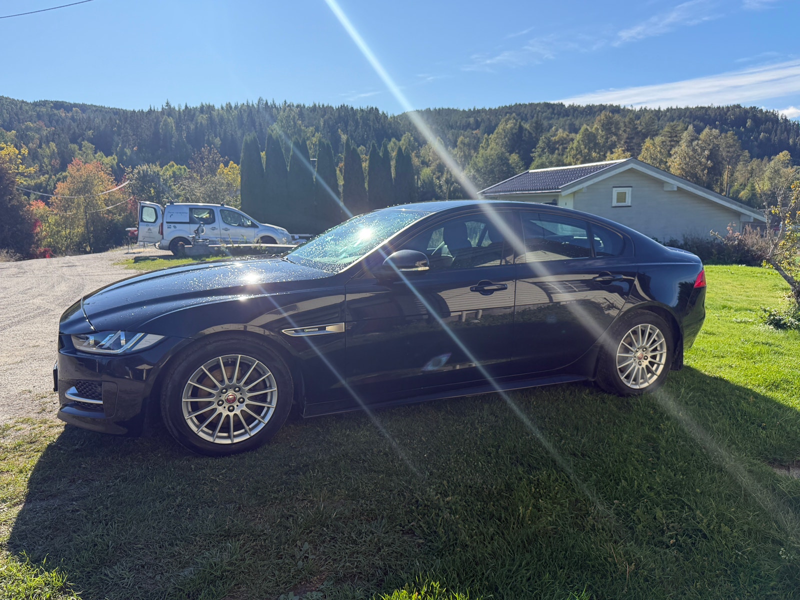 Jaguar XE E-Performance Automatic, 8-trins, 163ps, 2017